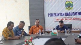 Pimpinan daerah Kabupaten Lingga saat melakukam rapat | Foto : Zonamu/Diskominfo Lingga
