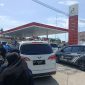 Potret antrian panjang di SPBU Dabo Singkep | Foto : Zonamu/Wandi