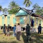 Potret kondisi rumah melayu lama yang dihantam puting beliung dini hari tadi | Foto : Zonamu/Yuda