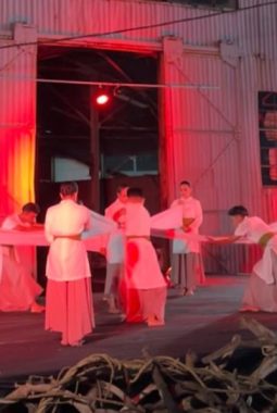 Tarian Tin Singkep Bangkitkan Kenangan Luka Sejarah