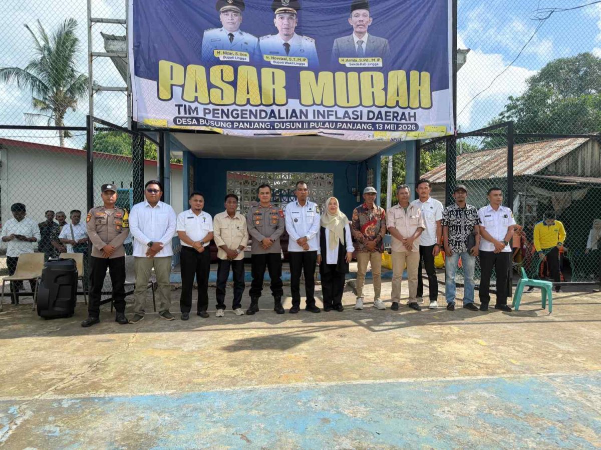 Wabup Lingga Buka Pasar Murah Bantu Warga Posek | Foto : Zonamu/Andi