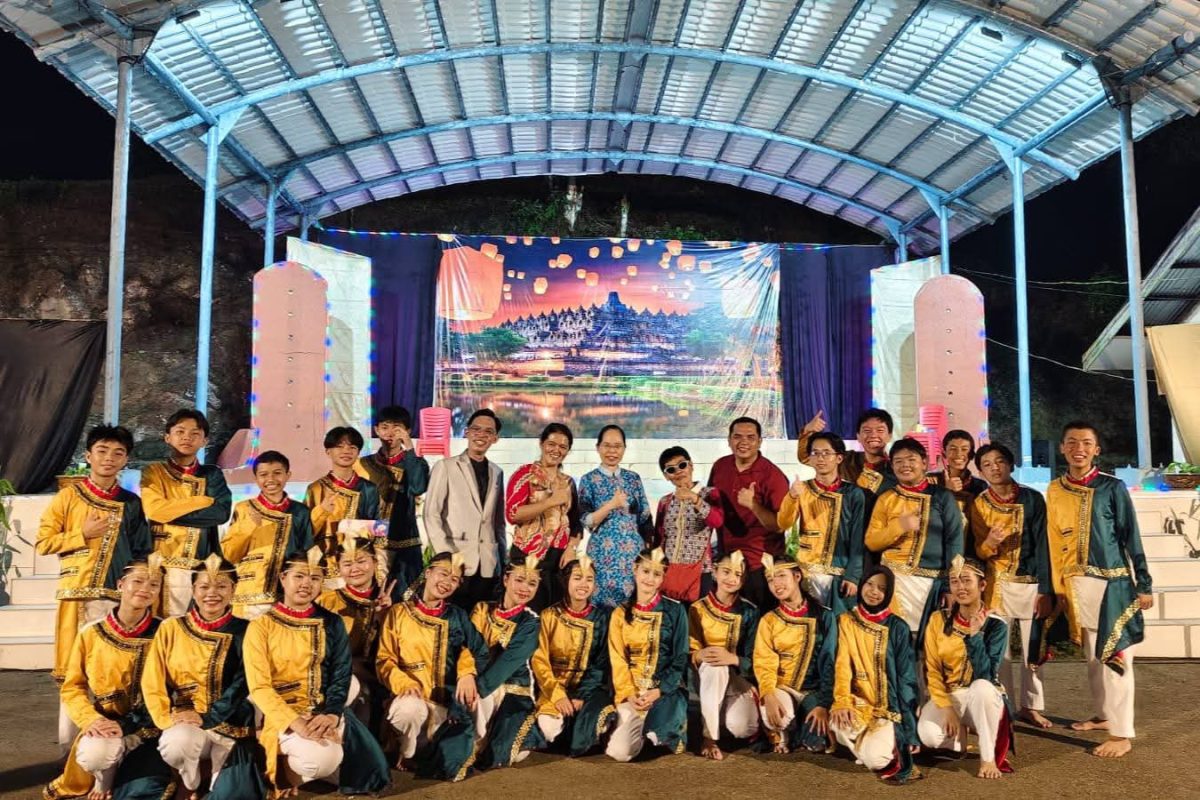 Umat Buddha Pancur Tebarkan Kasih Saat Rayakan Waisak | Foto : Zonamu/Ist