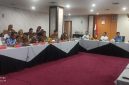 Kepala Bapenda Kabupaten Lingga saat audiensi bersama DPRD Provinsi Kepri di Kota Batam | Foto : Zonamu/Ist