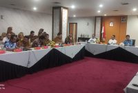 Kepala Bapenda Kabupaten Lingga saat audiensi bersama DPRD Provinsi Kepri di Kota Batam | Foto : Zonamu/Ist