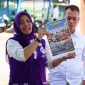 Ketua Tim Penggerak Posyandu Kabupaten Lingga saat memberikan edukasi | Foto : Zonamu/Rudi