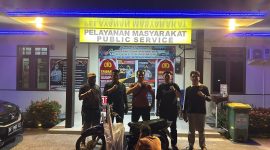 Polisi saat mengamankan pelaku pencurian | Foto : Zonamu/Bustomi