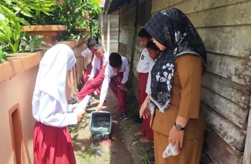 Sipetik Bola Libatkan Siswa Cegah DBD Sekolah Lingga | Foto : Zonamu/Ist