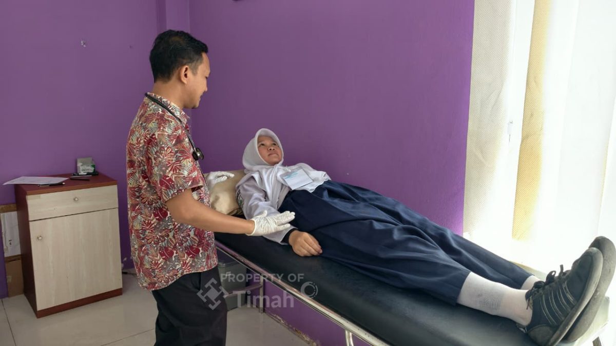 Peserta seleksi program Kelas Beasiswa PT Timah jalani tes kesehatan | Foto: Zonamu/Humas PT Timah