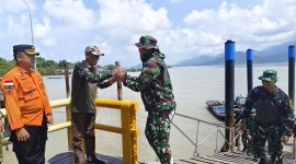 Sekda Lingga Armia saat menyambut kedatangan Pangkogabwilhan | Foto : Zonamu/Diskominfo Lingga