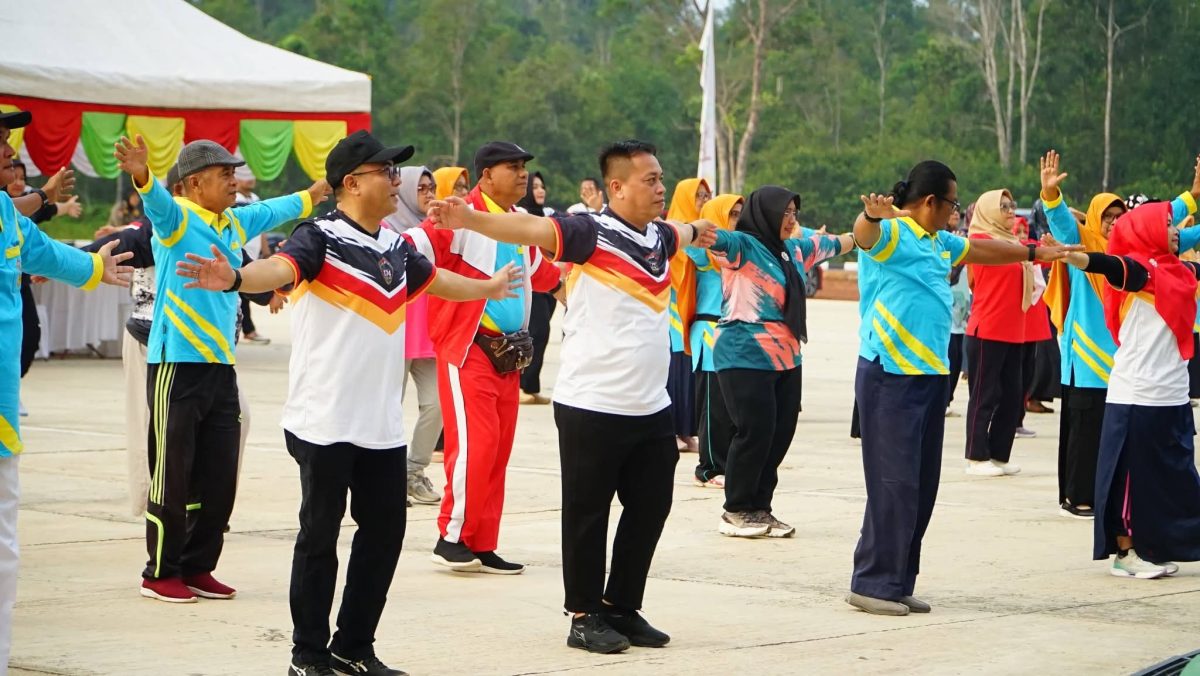 BRKS lingga saat senam bersama Bupati Lingga | Foto : Zonamu/Ist