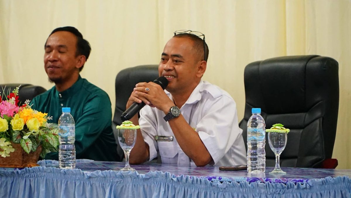 Plt. Kadisdikpora Lingga saat memberikan sambutan (Foto : Zonamu/Istimewa)