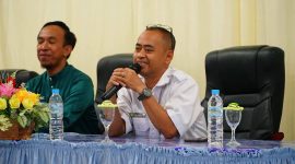 Plt. Kadisdikpora Lingga saat memberikan sambutan (Foto : Zonamu/Istimewa)