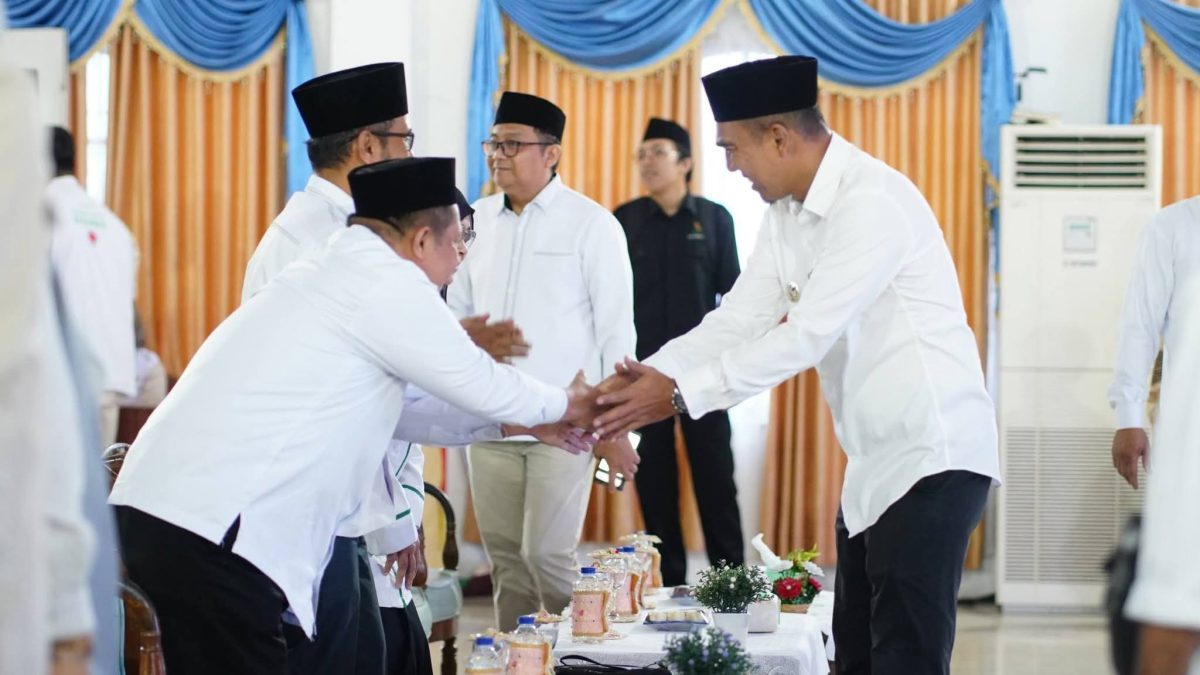 Khitan Massal dan Santunan Yatim Bantu Warga Lingga | Foto : Zonamu/Ist