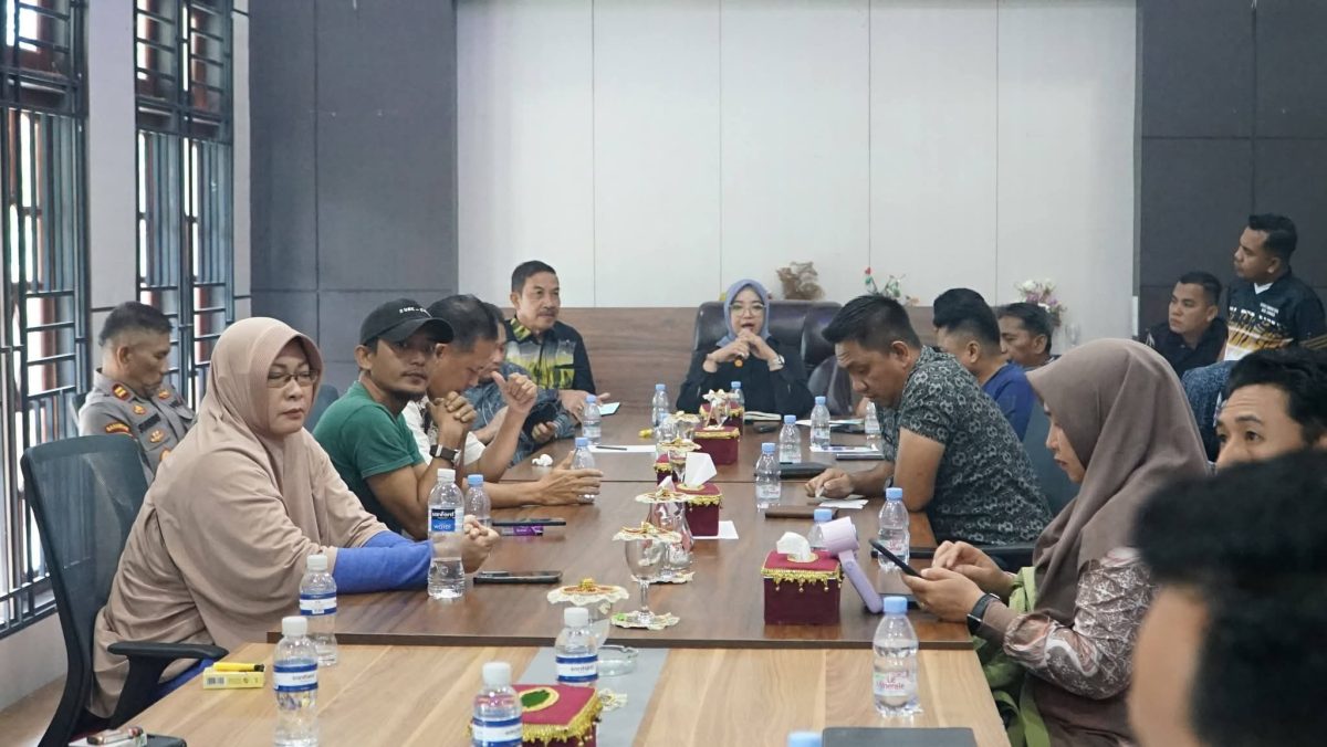 RDP Bahas Gangguan PLTD Daik Masyarakat Tunggu Kepastian Pasokan Listrik | Foto : Zonamu/ist