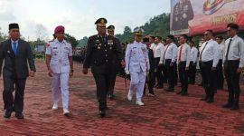 Kapolres Lingga bersama Pimpinan Forkopimda saat melakukan pengecekan personil | Foto : Zonamu/Wandi
