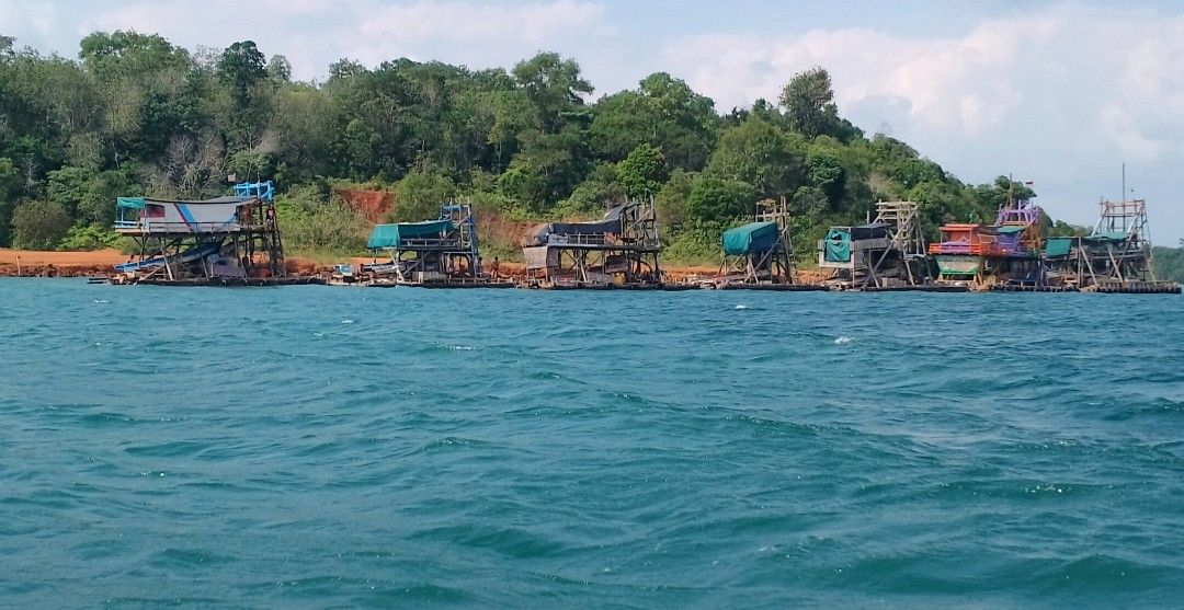 Sembilan Mesin TI Muncul, Pengawasan Tambang Lingga Dipertanyakan | Foto : Zonamu/Yudiar