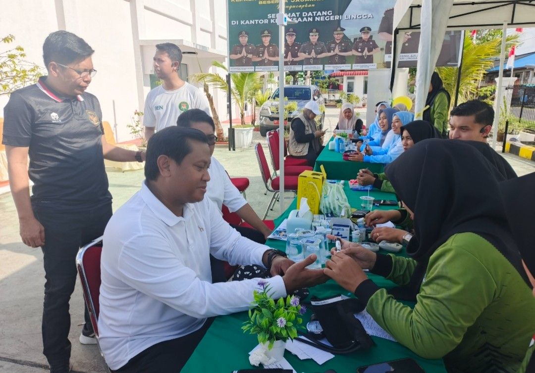 Kejari Lingga Gelar Senam Sehat, Fun Voli, Pengobatan Gratis dan Bazar UMKM | Foto : Zonamu/Wandi