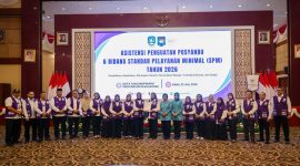 Pembina Kesekretariatan Posyandu Pusat Yane Adrian Bima Arya bersama Pembina Posyandu Provinsi Kepulauan Riau Dewi Kumalasari dalam kegiatan Asistensi Penguatan Posyandu Enam Bidang Standar Pelayanan Minimal (SPM) Tahun 2026 di Aula Wan Seri Beni, Dompak | Foto : Zonamu/Diskominfo Kepri