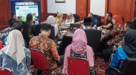 Rapat persiapan peringatan Hari Anak Nasional (HAN) 2026 disejalankan persiapan penyambutan Ketua Dekranas Selvi Ananda dan SERUNI KMP dipimpin Sekdaprov Kepri, Misni | Foto : Zonamu/Angga/BIRO ADPIM KEPRI