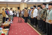 Wagub Kepri saat melantik dewan Hakim MTQH Kepri | Foto : Zonamu/Ist