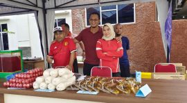 Bazar Murah Disperindagkop UKM Lingga Diserbu Warga, Gula, Minyak dan Telur Dijual Jauh di Bawah Harga Pasar | Foto : Zonamu/ist