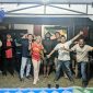 Suasana Nobar di Halaman Kantor Disperindagkop Lingga | Foto : Zonamu/Imam