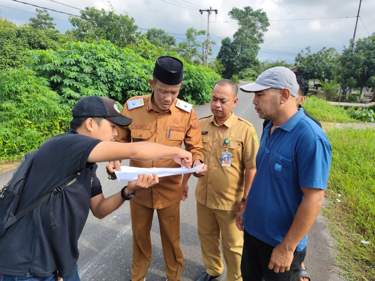 Sekda Lingga Tinjau Lokasi Pembangunan TK Negeri | Foto : Zonamu/Ist