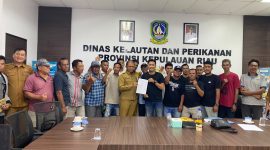 Audiensi dan pernyataan sikap yang di sampaikan Aliansi Nelayan Pesisir, Kepada dinas DKP Kepri | Foto : Zonamu/Ist