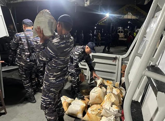 KRI Beladau-643 Gagalkan Dugaan Tambang Timah Ilegal di Pekajang Besar | Foto : Zonamu/Ist
