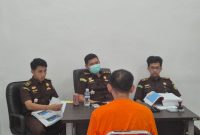 Pelimpahan Tersangka Pembunuhan ke Kejari Lingga | Foto : Zonamu/Ist