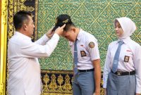 Dua Pelajar Kepri Lolos Paskibraka Nasional, Gubernur Ansar Lepas ke Jakarta | Foto : Zonamu/Diskominfo Kepri