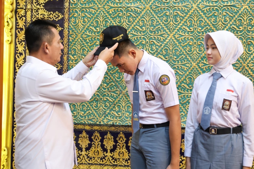 Dua Pelajar Kepri Lolos Paskibraka Nasional, Gubernur Ansar Lepas ke Jakarta | Foto : Zonamu/Diskominfo Kepri
