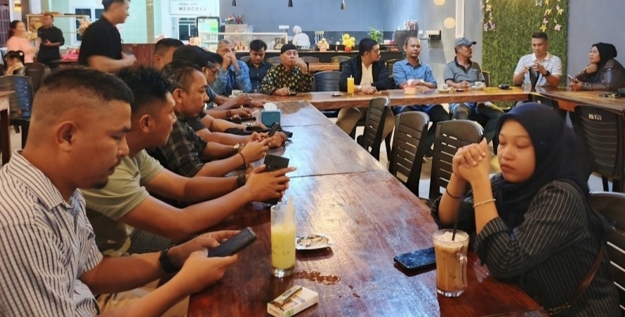 Pertemuan Wartawan dengan PT. CPM di Dabo Singkep | Foto : Zonamu/Wandi