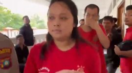 Terdakwa kasus penggelapan di Batam usai ikuti persidangan di PN Batam | Foto : Zonamu/Ist