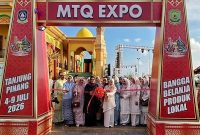 Ketua PKK Kepri Buka Bazar MTQ | Foto : Zonamu/Ist