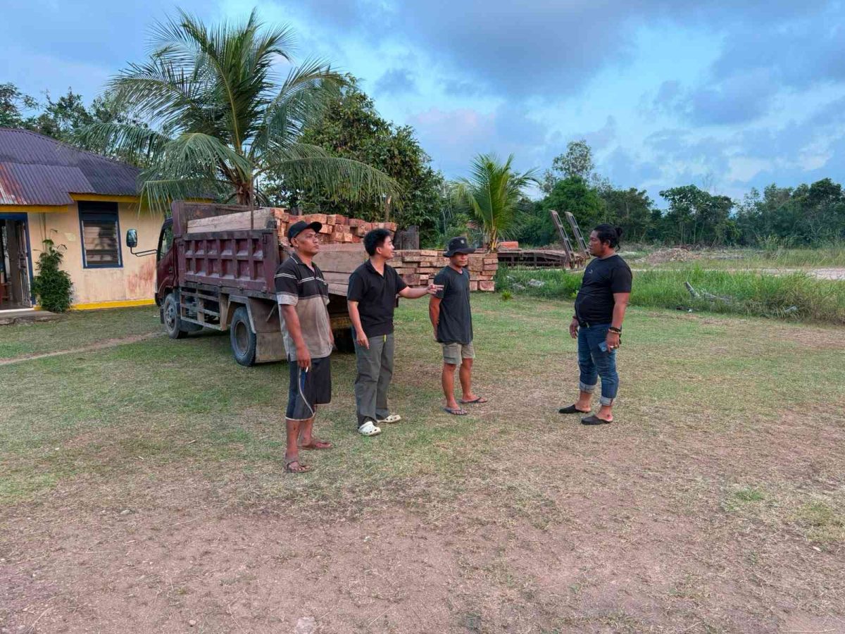 Tim Gabungan Bongkar Dugaan Pengiriman Tiga Ton Kayu Ilegal | Foto : Zonamu/Ist