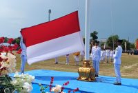 Tiga Pengibar bendera merah putih sukses menjalankan tugas | Foto : Zonamu/Wandi