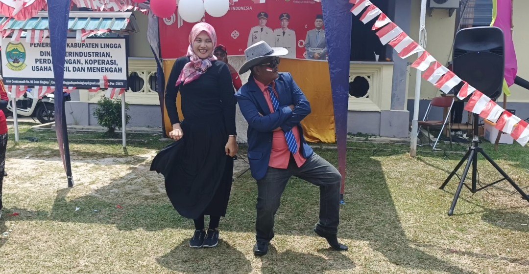 Perindagkop Lingga Meriahkan HUT RI dengan Lomba Unik | Foto : Zonamu/Wandi