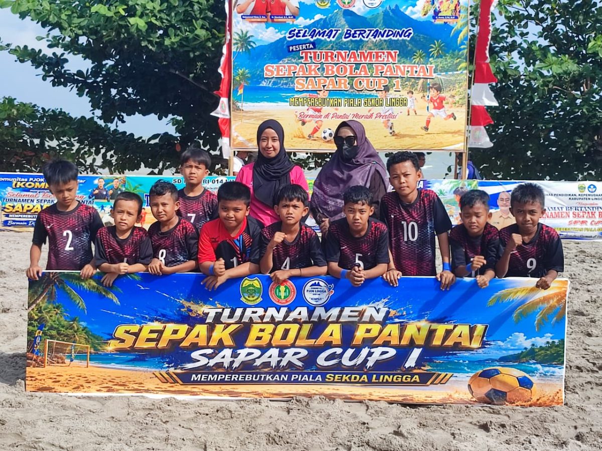 Perjalanan Sepuluh Bocah SD Menembus Laut Demi Sepak Bola | Foto : Zonamu/Imam