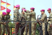 Lima Pejabat Negara Sandang Warga Kehormatan Korps Marinir di Lingga | Foto : Zonamu/Dok Puspen TNI