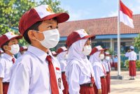 Kabut Asap Memburuk, Sekolah Lingga Terapkan Belajar Daring | Foto : Zonamu/AI