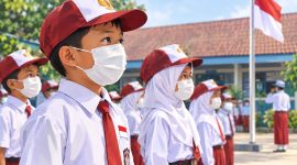 Kabut Asap Memburuk, Sekolah Lingga Terapkan Belajar Daring | Foto : Zonamu/AI