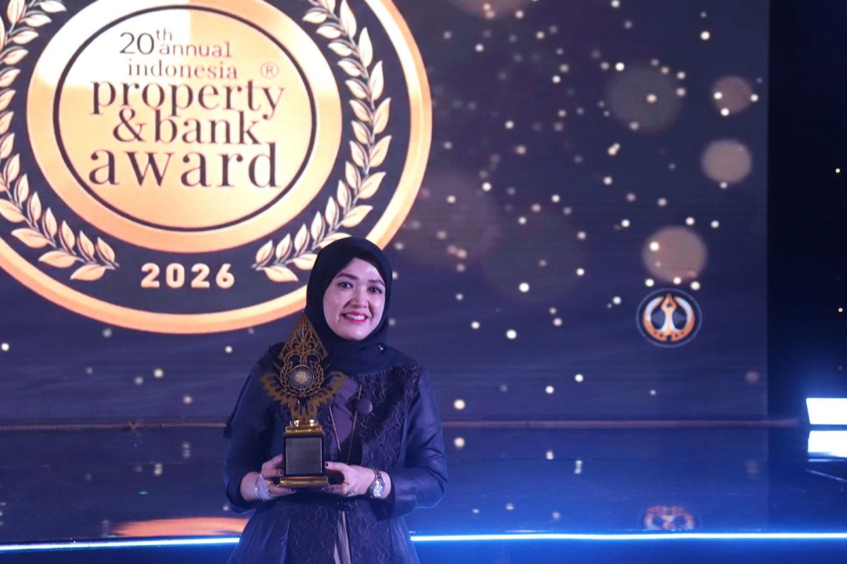 Nenny Dwiyana mewaikil Wakil Gubernur Kepri Nyanyang Haris Pratamaura menerima penghargaan IPBA Tahun 2026 di Jakarta | Foto : Zonamu/Ist