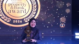 Nenny Dwiyana mewaikil Wakil Gubernur Kepri Nyanyang Haris Pratamaura menerima penghargaan IPBA Tahun 2026 di Jakarta | Foto : Zonamu/Ist