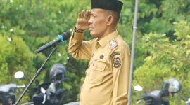 Sekda Lingga Armia saat pimpin apel | Foto : Zonamu/Ist