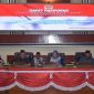 Bupati Lingga saat mengikuti Rapat Paripurna di DPRD Lingga | Foto : Zonamu/Ist