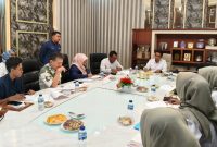 Bupati Karimun memimpin Rapat Umum Pemegang Saham Luar Biasa PT BPR Tuah Karimun (Perseroda). Pemegang saham resmi menetapkan Siska Naritasari sebagai Direktur Utama guna memperkuat tata kelola, kinerja keuangan, dan efisiensi bank daerah ke depan | Foto: Zonamu/Humas BPR Tuah Karimun