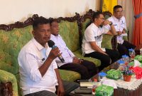 Kadisperindagkop UKM Lingga saat memberikan pengarahan | Foto : Zonamu/Ist