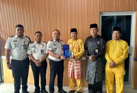 Kepala Rutan Kelas IIB Tanjungbalai Karimun, Yoga Hadhi Wijaya menerima kunjungan perwakilan Kantor Kemenag Kabupaten Karimun | Foto: Zonamu/Humas Rutan