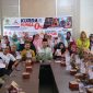 Direktur PT BPR Tuah Karimun, Siska Naritasari, bersama jajaran Pemerintah Kabupaten Karimun saat sosialisasi KURDA di Kecamatan Meral (25/9/2026) | Foto: Zonamu/Humas BPR Tuah Karimun